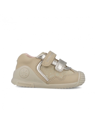 first-steps-sneakers-251103-b547