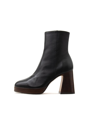 25583-566b-saratoga-negro_angelalarcon_women_boots_black_brown_1