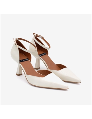 Angela Alarcon Lucienne 25067 talco