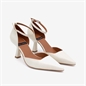 Angela Alarcon Lucienne 25067 talco