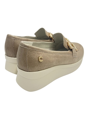 Tr5hSflT91nSuEVYPhotoroom_001_20250401_173226